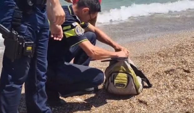 Un tânăr a murit înecat, în Eforie Sud. Martorii spun că ar fi intrat în mare cu rucsacul plin de nisip