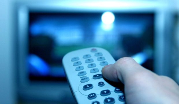 Un tânăr de 18 ani din Dolj a murit după ce a încercat să repare televizorul