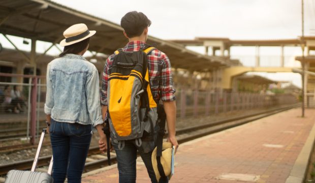 În ce situație ar putea o fată de 16 ani să meargă în vacanță cu iubitul ei