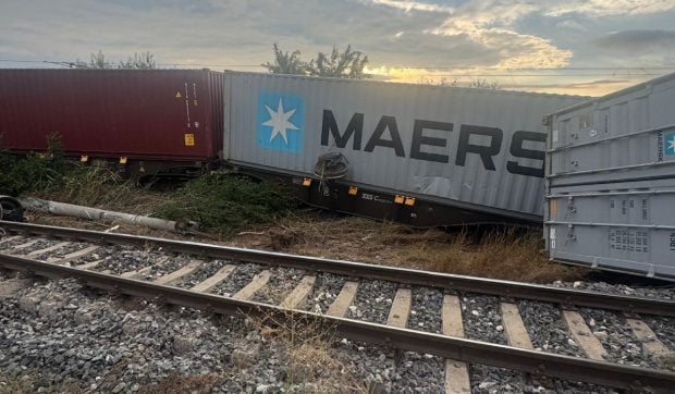Traficul feroviar oprit pe ruta Constanța – Mangalia, după ce un tren a deraiat la Agigea