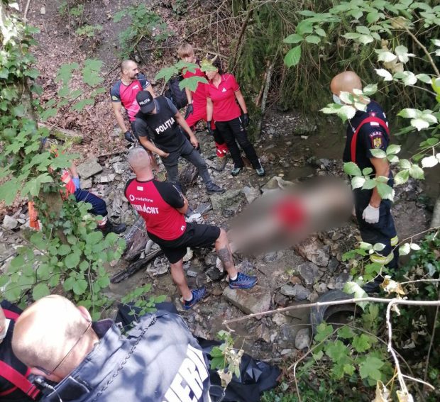 V Sinaia našli truplo pogrešanega turista v prepadu