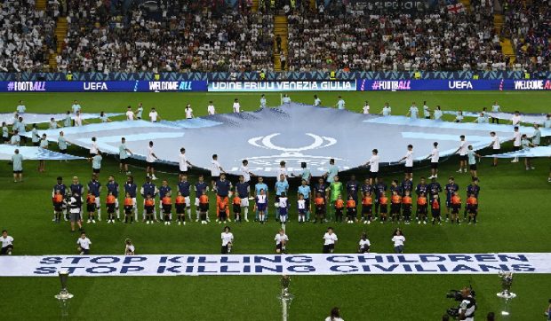 UEFA, mesaj pentru Israel: „Opriți uciderea copiilor. Opriți uciderea civililor” înainte de meciul PSG cu Tottenham, în urma criticilor aduse de Salah