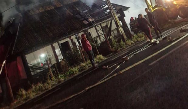 Un tânăr și-a ucis bunicul vitreg și a mascat crima printr-un incendiu. Cum au deslușit procurorii din Suceava crima
