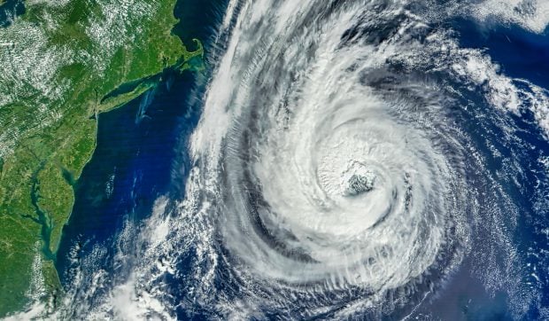 Uraganul Erin a crescut la nivelul 4 și pune în pericol coasta de est a SUA și Bermudele. Evacuări în masă și stare de urgență I VIDEO