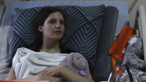 Veronika a zburat cu patul de la etajul 9, după ce racheta rusească a lovit blocul din Kiev „Eu am scăpat, dar la spital am aflat că mi-au murit părinții. Ce sens mai are singură pe lume?”