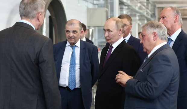 Cine sunt prietenii lui Vladimir Putin și ce rol joacă ei în politică și economie, în Rusia. S-au îmbogățit după invazia Ucrainei
