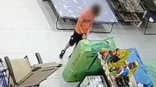 Un băiețel de 6 ani a dat foc unui hipermarket din Ucraina, în timp ce părinții erau la cumpărături | VIDEO