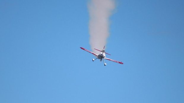 Avion prăbușit în Iași, lângă o unitate militară. A reușit în ultimul moment să evite aterizarea forţată peste un depozit de muniţie