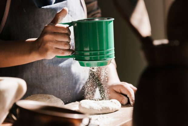 6 rețete ușoare cu făină integrală pentru mese sănătoase