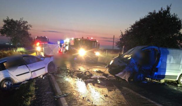 Trei morți pe DN 19E, între Sânlazăr și Chiraleu, după impactul violent între o dubiță și un autoturism
