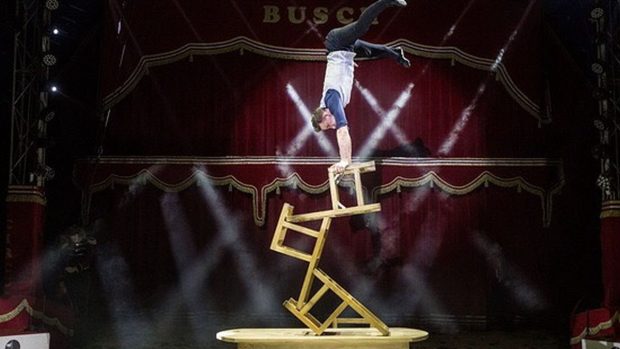 O acrobată a murit după ce căzut de la înălțime în fața a 80 de spectatori în timpul unui spectacol de circ din Germania