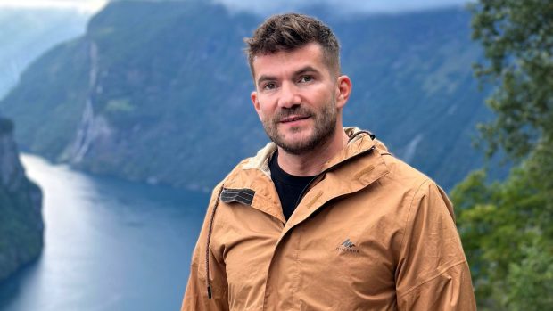 Ce a învățat un român despre viață, moarte și curaj, din expedițiile sale în jurul lumii. Biologul și exploratorul Alexandru Stermin: „Pe mine, curiozitatea m-a salvat mereu”