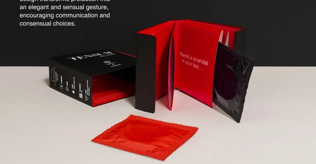 O studentă din Cluj a creat ambalajul inedit de prezervative. Proiectul, premiat la nivel european: „Să facă ideea de protecţie mai plăcută”