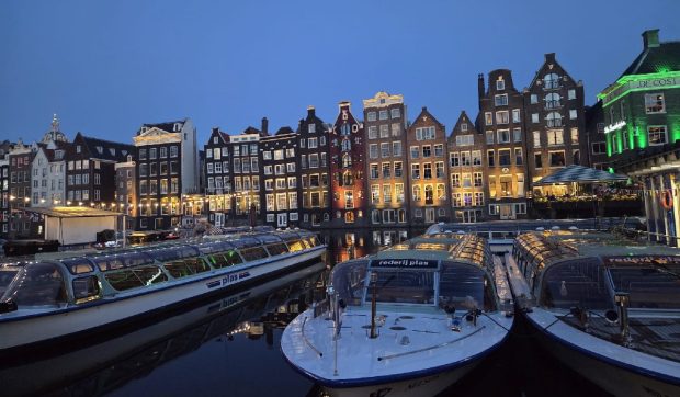 Locuitorii din Amsterdam dau în judecată consiliul orașului: „Ne-am săturat”