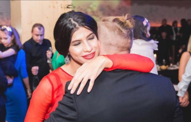 Imagine Stire Declarația de dragoste pe care Codin Maticiuc i-a făcut-o soției Ana: „Mama la copii. Am vrut să scriu și «pofta inimii»”. Ce mesaj a avut și pentru fiul vitreg | 2review.ro