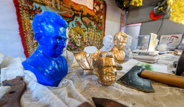 Ceaușești pop-art și mămăligă, la Timișoara: Arta a coborât în periferie, la piața Ocska din Mehala