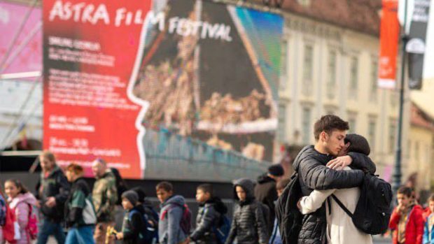 Selecția oficială Astra Film Festival 2025 de la Sibiu: filme despre războaie, fake news și criza masculinității