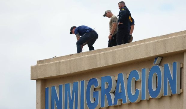 Nou atac armat în Dallas, SUA, la Serviciul de Imigrare și Control Vamal (ICE): doi oameni au murit și alți doi sunt grav răniți
