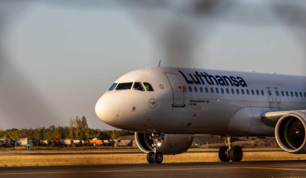 Gigantul german Lufthansa va da afară mii de oameni, iar piloții ar putea intra în grevă