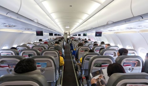 Scandal la bordul unui avion care venea din Tel Aviv la București. Pasagerii s-au certat din motive religioase
