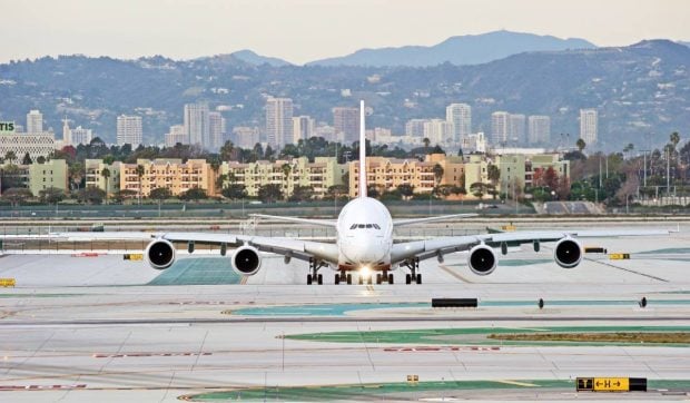 Un zbor de 16 ore s-a transformat într-un adevărat coșmar pentru pasagerii unui avion, după ce au aflat că pilotul s-a îmbolnăvit