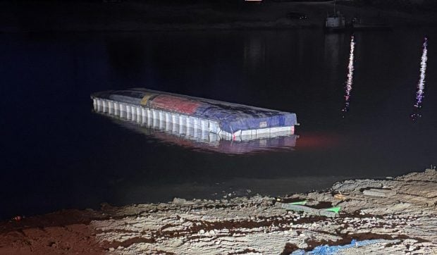 Un bac s-a scufundat în Dunăre cu un camion plin de floarea-soarelui, în zona comunei Frecăței, județul Brăila