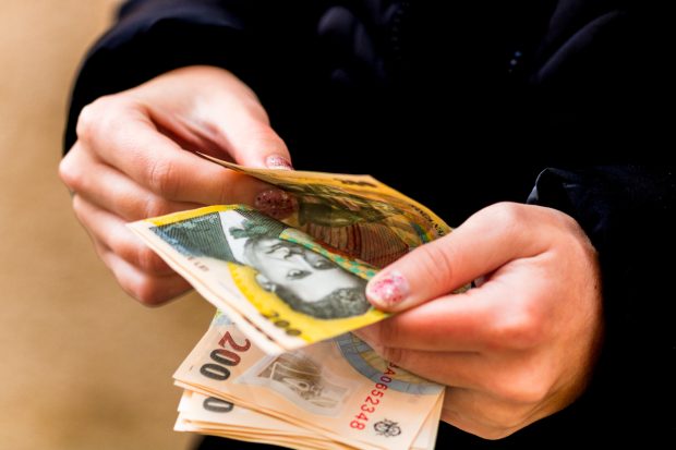 Salariile din Brăila sunt mai mici decât media națională cu aproape 23%