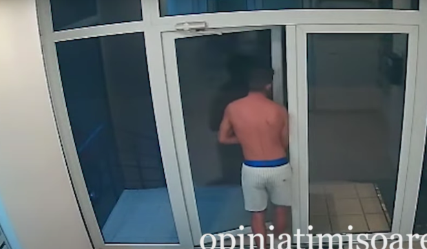 O tânără din Timișoara, singură în apartament, a găsit un bărbat care se dezbrăca în bucătărie și care a fugit apoi cu o bicicletă