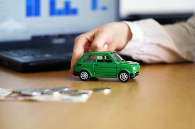 Polițele RCA s-au dublat pentru unii șoferi. Haos pe piața asigurărilor, în ciuda estimărilor ASF