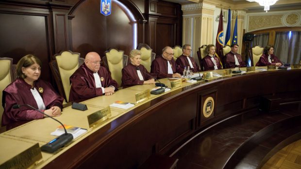 Când judecă CCR sesizarea Curții Supreme despre pensiile magistraților. Bolojan a amenințat cu demisia dacă legea pică la CCR