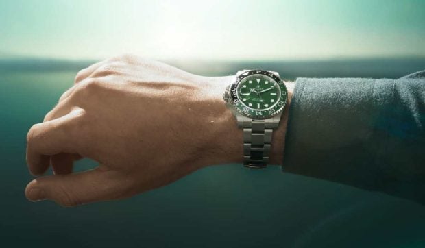 Un bărbat care și-a pierdut Rolex-ul de 50.000 de euro a găsit ceasul la „Obiecte Pierdute”, unde-l dusese un necunoscut