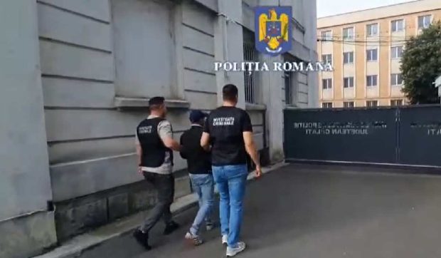 Cetățean germano-american, prins la Galați, după înşelăciuni de 1.500.000 de euro cu rulote