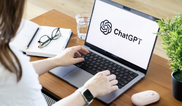 ChatGPT a ajutat o femeie să ghicească numerele la loterie. Ce sumă a câștigat