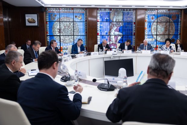Cu cifrele pe masă. Situația administrației publice locale înainte de marea „reformă”
