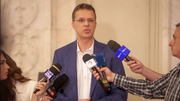 Ionuț Moșteanu, despre posibilitatea tăierii salariilor din armată: „Cum să facem asta, când cad dronele în fiecare săptămână?”