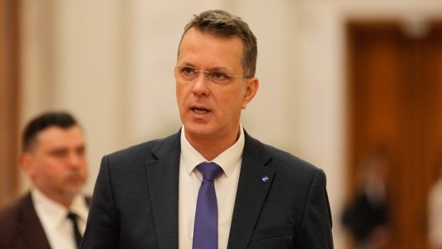 Cum e posibil ca Horațiu Potra să aibă un arsenal şi milioane de euro fără ca Serviciile să ştie, se întreabă Ionuț Moșteanu. Anunță verificări la DGIA