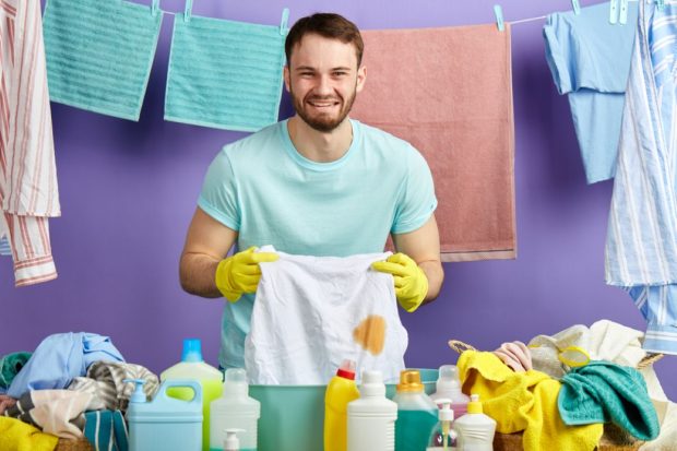 Cum se scot petele de grăsime de pe haine şi alte articolele textile