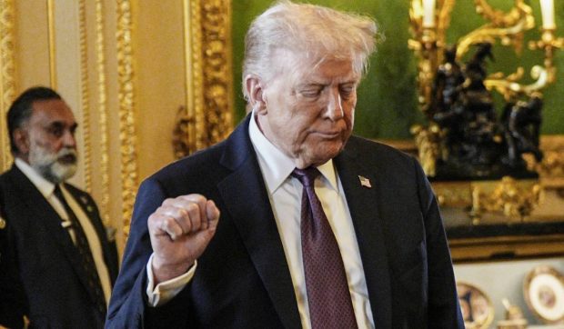 Pandemia de trump-eți. Bătălia cu paracetamolul