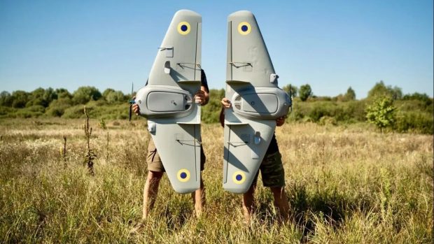 Drone kamikaze cu rază de peste 40 km, rezistente la bruiajul rusesc, noile arme ale Ucrainei testate cu succes