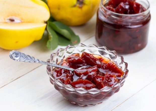 Câtă apă se pune la dulceața de gutui