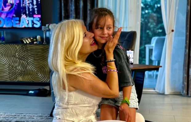 Imagine Stire Elena Udrea i-a îndeplinit dorința fetiței sale. Ce cadou i-a făcut Evei Maria de ziua ei: „Am așteptat atât de mult momentul ăsta” | 2review.ro