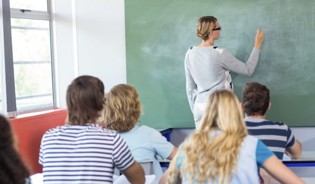 Guvernul a hotărât ce valoare au și care sunt cele patru tipuri de burse care se vor acorda elevilor în 2025