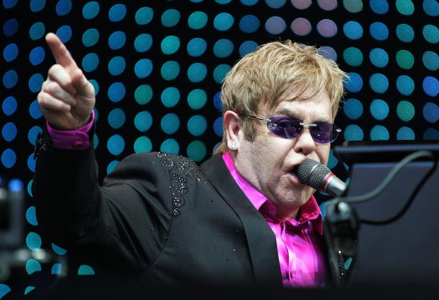 Elton John și agentul KGB, întâlnire scandaloasă în culisele turneului sovietic interzis din 1979