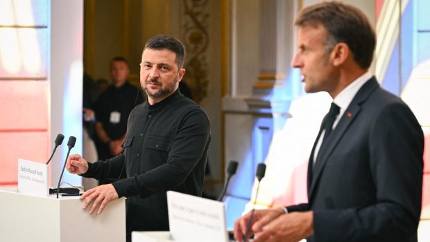 Douăzeci și șase de ţări sunt gata să participe la garanţiile de securitate pentru Ucraina, anunță Emmanuel Macron. „Reorganizarea lumii schimbă multe lucruri pentru Europa”
