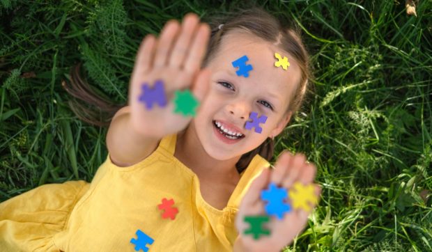 Un medicament folosit în cancer ar putea ajuta copiii cu autism. Ce arată primele studii