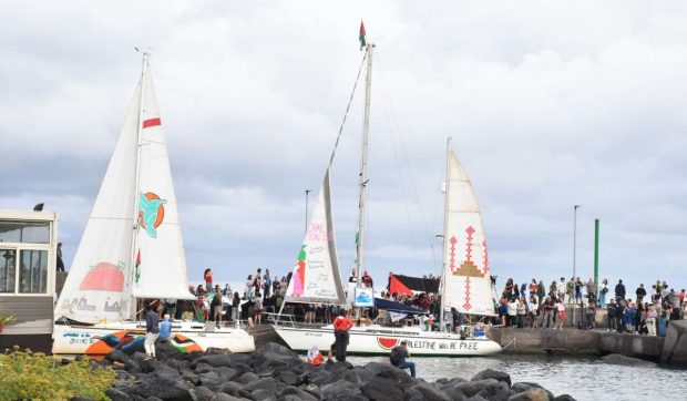 O flotilă cu zece nave pline ochi cu ajutoare umanitare a plecat spre Gaza din Sicilia: „Spargem asediul ilegal și ucigaș al Israelului” 