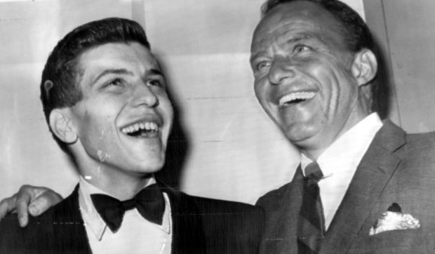 Scrisoarea emoționantă a lui Frank Sinatra din 1964 despre răpirea fiului său, scoasă la licitație