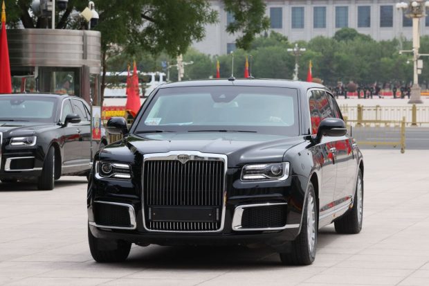 Limuzina blindată a lui Vladimir Putin i-a impresionat pe ceilalți dictatori în China: cât costă și ce dotări are modelul Aurus Senat