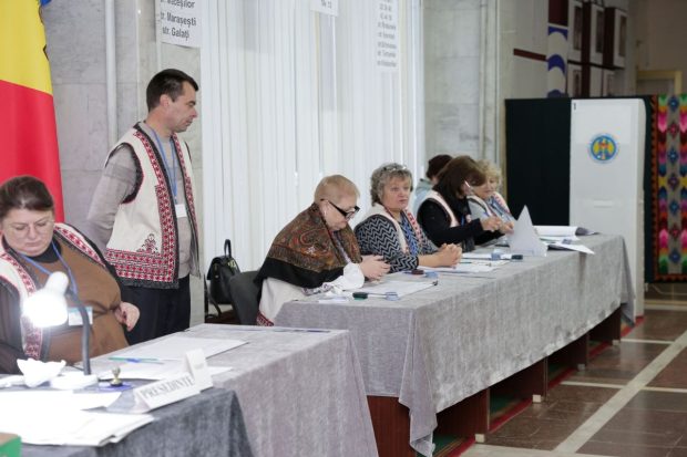 Cum arată buletinele de vot la alegeri parlamentare în Republica Moldova 2025