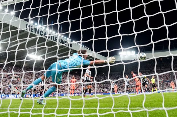 Liga Campionilor: FC Barcelona câștigă la Newcastle, Manchester City trece de Napoli